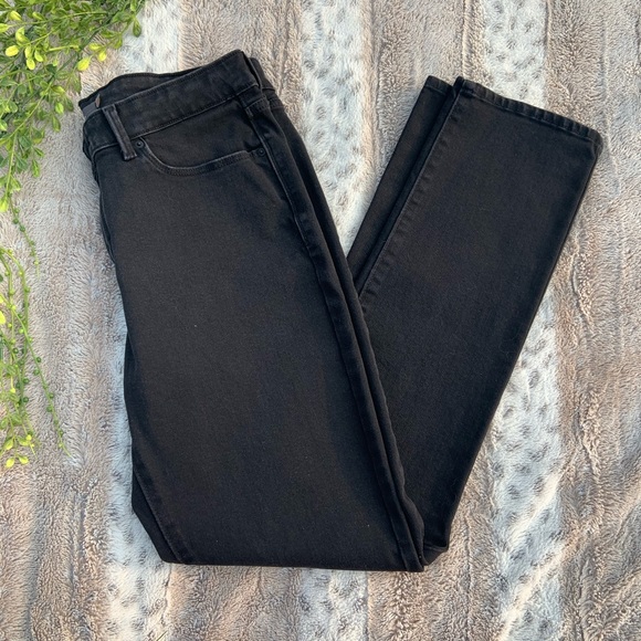 Levi’s Classic Mid Rise Black Denim Skinny Jeans - Picture 3 of 10